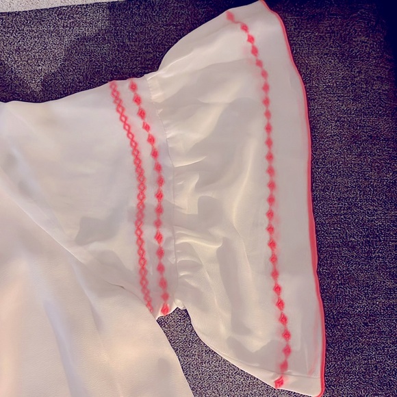 Beautiful taupe sheer blouse, new w/o tags! $22 - Picture 11 of 13